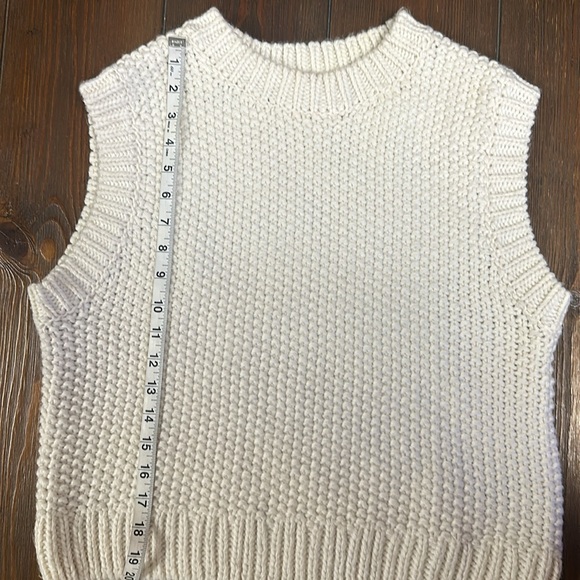 H&M Cream Knit Vest - Picture 5 of 8